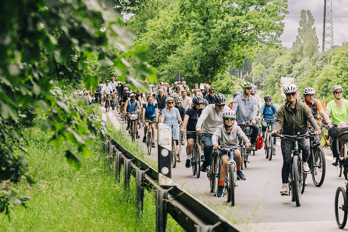 Radfahrerinnen auf der AVUS