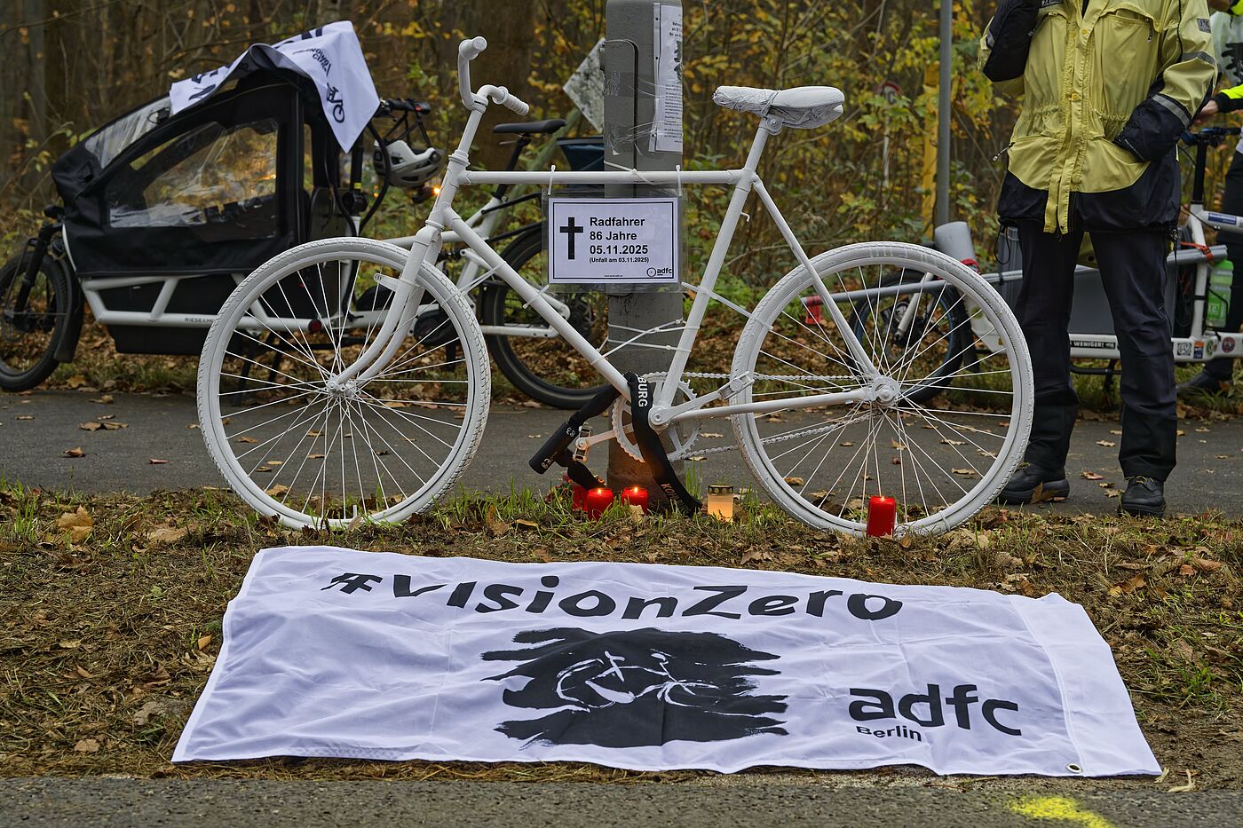 Geisterrad für getöteten Radfahrer in Müggelheim