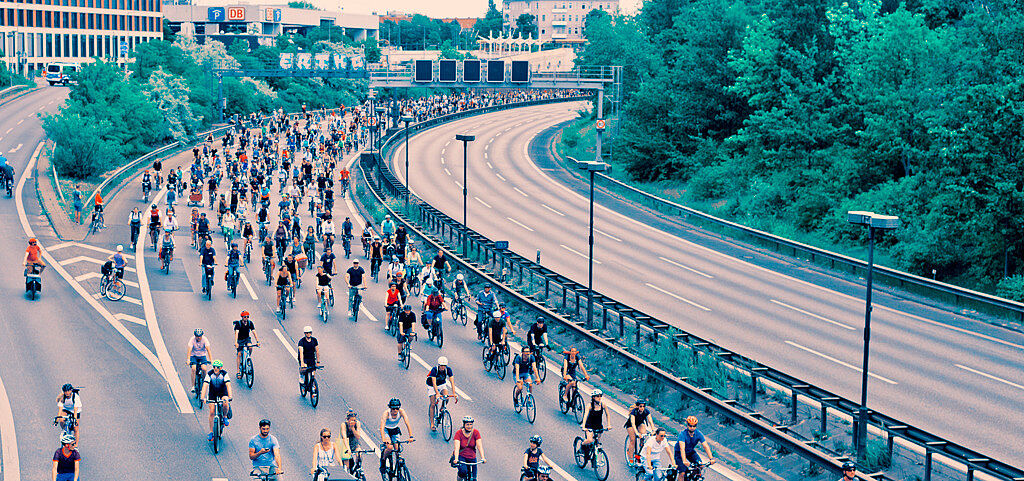 Radfahrende auf ADFC-Sternfahrt 