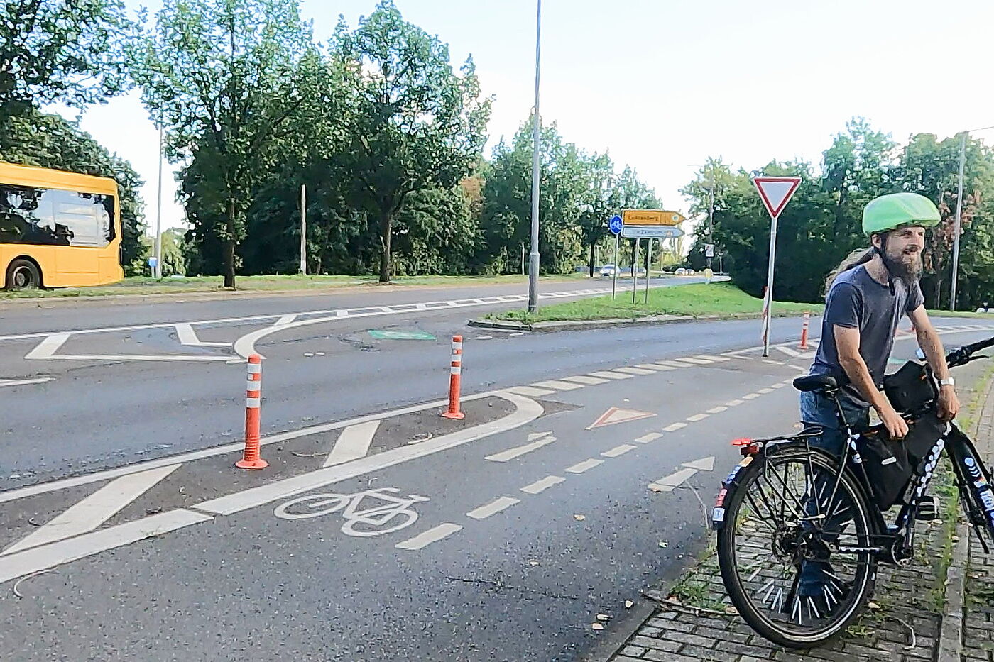 Märkische Allee, Abzweig Alt-Biesdorf